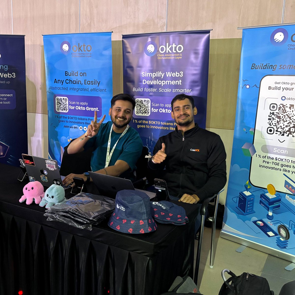 akathecoder's tweet image. back at @ETHIndiaco .
come find us at @okto_web3 booth, let’s talk web3 🐙
and get some awesome goodies 😍