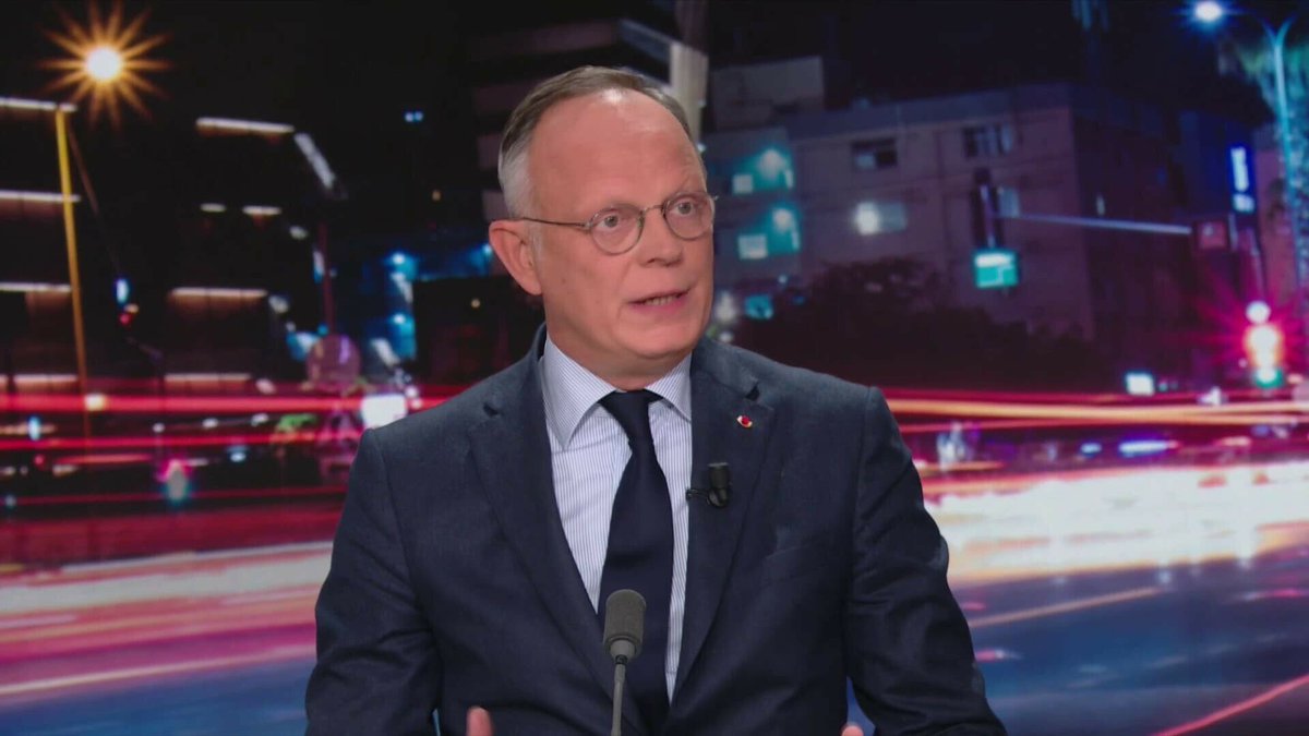 BFMTV's tweet photo. Censure du gouvernement Barnier: Édouard Philippe juge qu'"on n'est pas loin d'une crise de régime"
https://t.co/qbVKhCrBtC https://t.co/Wc7oWsLPBX