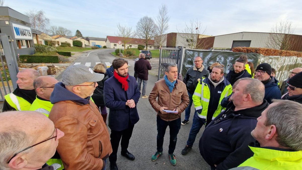 CourrierPicard's tweet photo. Hautvillers-Ouville : le député François Ruffin en soutien aux grévistes de WATTS https://t.co/ZLT6jgSnjY https://t.co/aElp4N1f1n