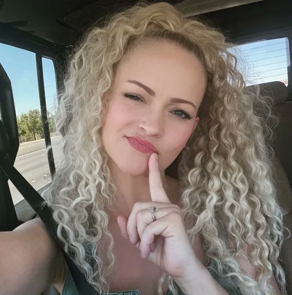 tomek525's tweet image. "Jeżeli Trump wstecznie przeprowadzi audyt #Election2020 we wszystkich stanach podejrzanych o oszustwo i okaże się, że Biden nie wygrał...
 
 czy unieważni to wszystkie prewencyjne ułaskawienia, które zamierza przyznać, aby chronić klasę przestępców politycznych⁉️"

 pyta Mindy