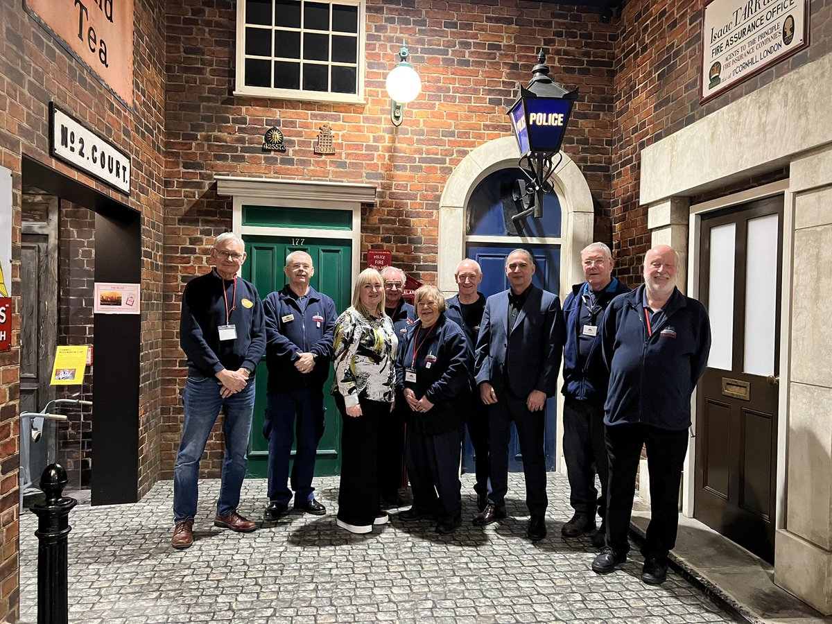 Louise Scott DL 🐝 tweet media