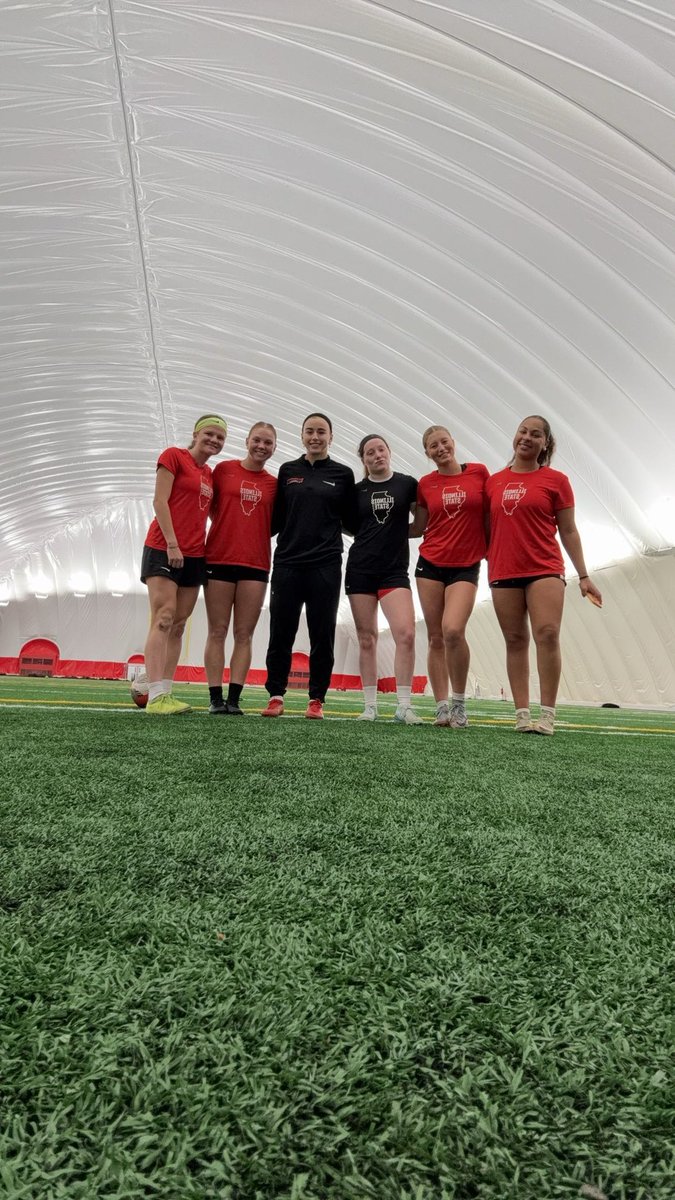 ErikaWells_22's tweet photo. One thing special about @Redbird_Soccer is the sheer about of determination and work ethic we have day in and day out. Everyone has one goal in mind- How can we be 1% better today than we were yesterday? https://t.co/GxrkAp2DfV