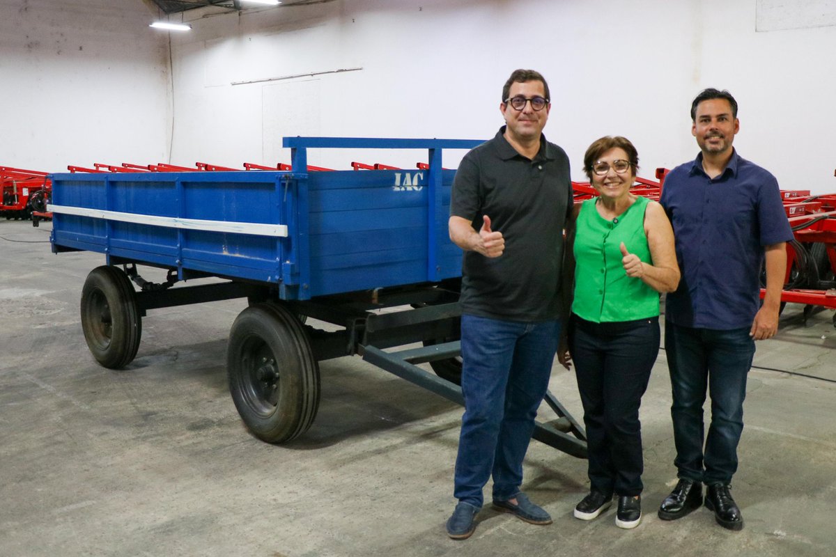 gervasiomaia's tweet image. #TrabalhoPelaParaiba  Hoje (6), entregamos para os municípios de Gurjão, Olho D'Água, Congo e Alagoinha, quase R$ 2 milhões em investimentos em máquinas pela #Codevasf. Emendas do nosso mandato que vão fortalecer agricultura e melhorar a vida dos homens e mulheres do campo 👨🏽‍🌾👩‍🌾