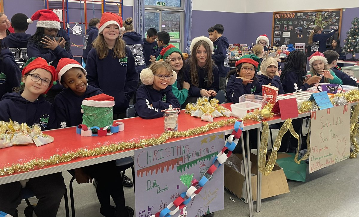 Mrs_Stiles_LMS's tweet photo. What wonderful Y6 children! Designed and created their own stalls for the Xmas fair 🎄 Lots of smiles all round! ✨ https://t.co/oGwVy5g5vc