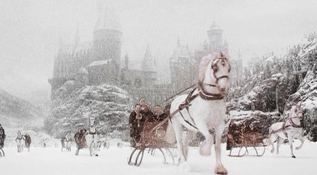 TheCinesthetic's tweet photo. winter at hogwarts https://t.co/ecf6uzAJHl