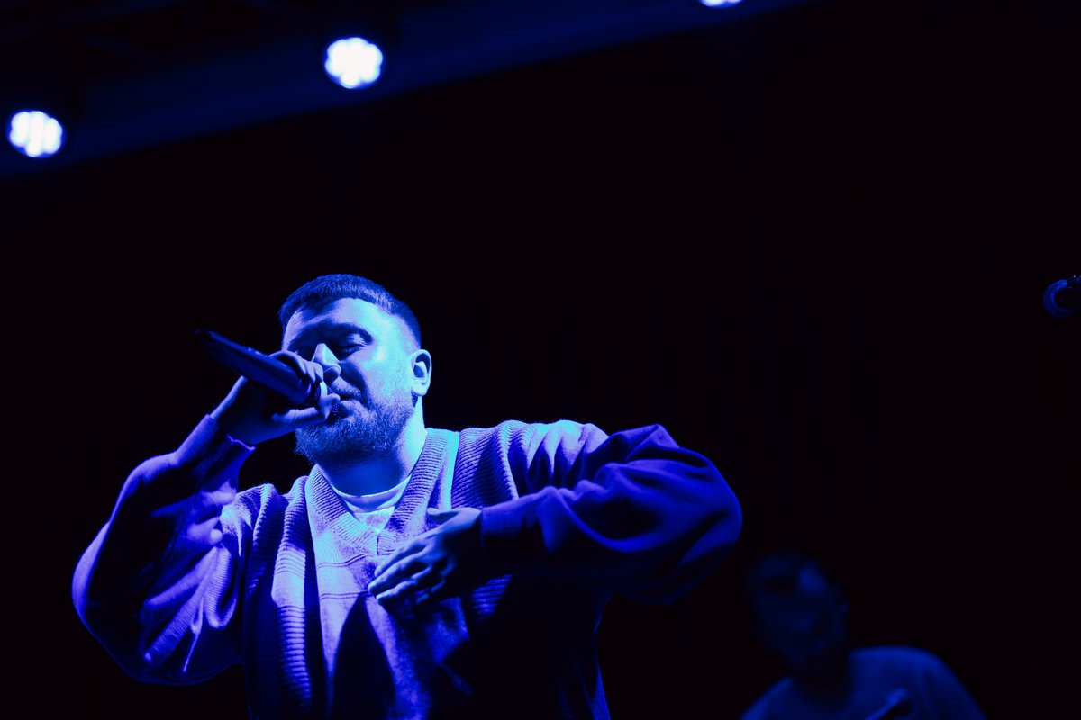 What a night for Irish Music!🎶✨Last week ICC hosted the sounds of <a href="/CeolImle/">IMLÉ</a>, FYNCH &amp; <a href="/iamblanid/">B L Á N I D</a>!

🌟IMLÉ wowed us with Irish language hip-hop &amp; folk (incl. their Netflix #BODKIN song)
🔥FYNCH brought sharp lyrics &amp; flow
💫BLÁNID was mesmerising

💚GRMA💚More #GlórNua in 2025!🇮🇪