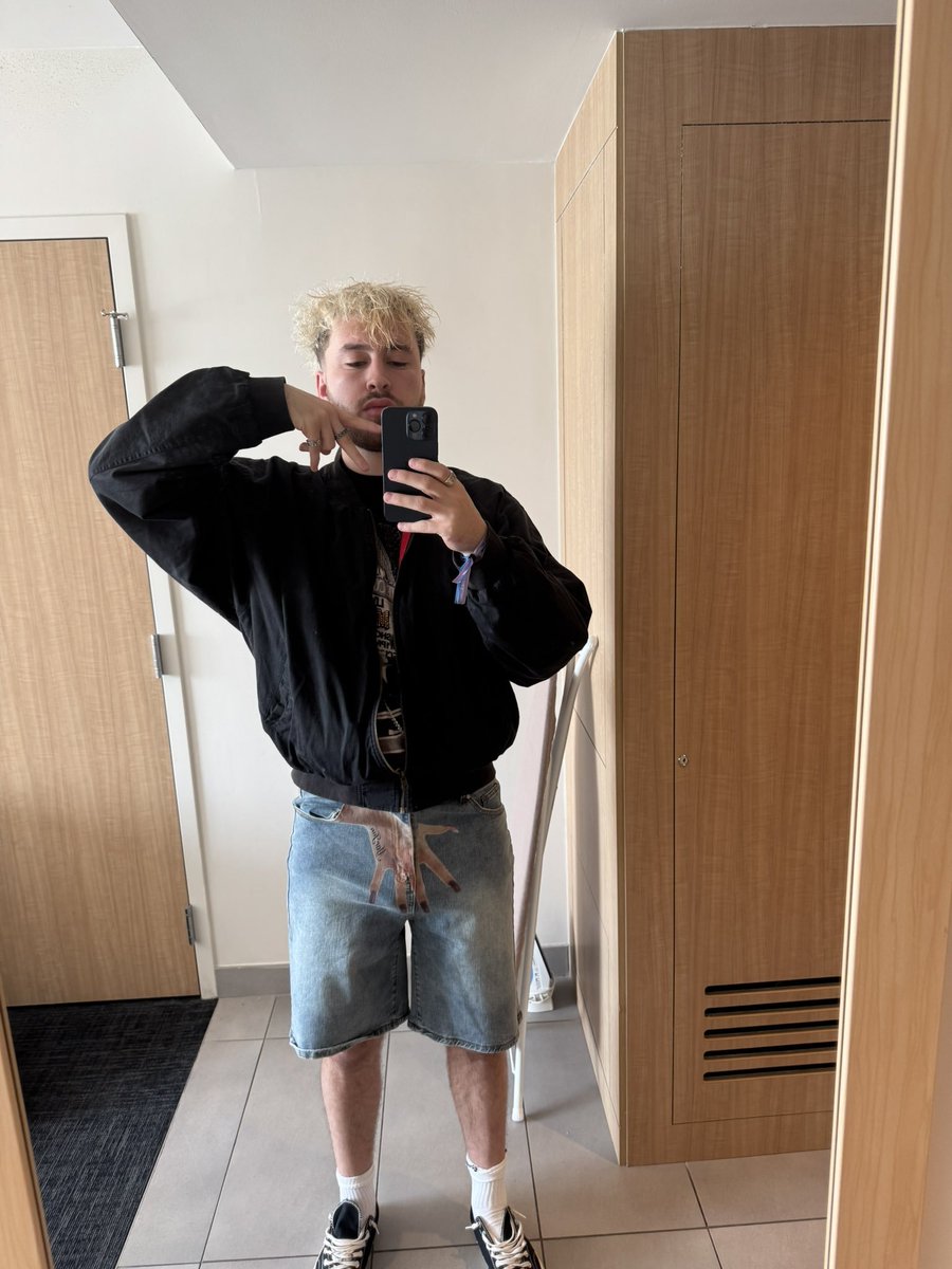 DancingEddie_'s tweet image. Los Angeles is the worst city on the planet

any location that cultivates this fashion as not only acceptable but also something worth praising needs to be burned to the ground

you can&apos;t change my mind jfc