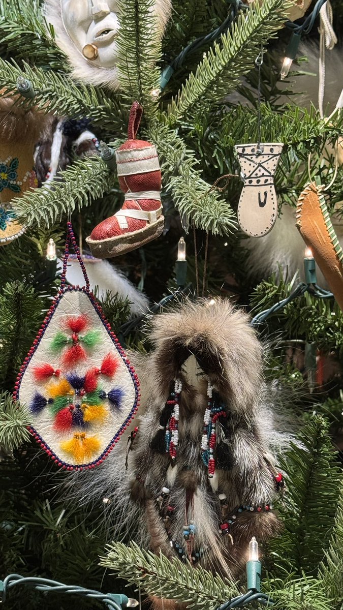 HarrisCaro75029's tweet photo. @nsaidian Rich culture, rich heart. ♥️ 

Alaska Native Arts #ChristmasOrnaments #Alaska

Love your shared sentiment! 💖
Enjoy your weekend. #LovelyU https://t.co/rac5K08xCw