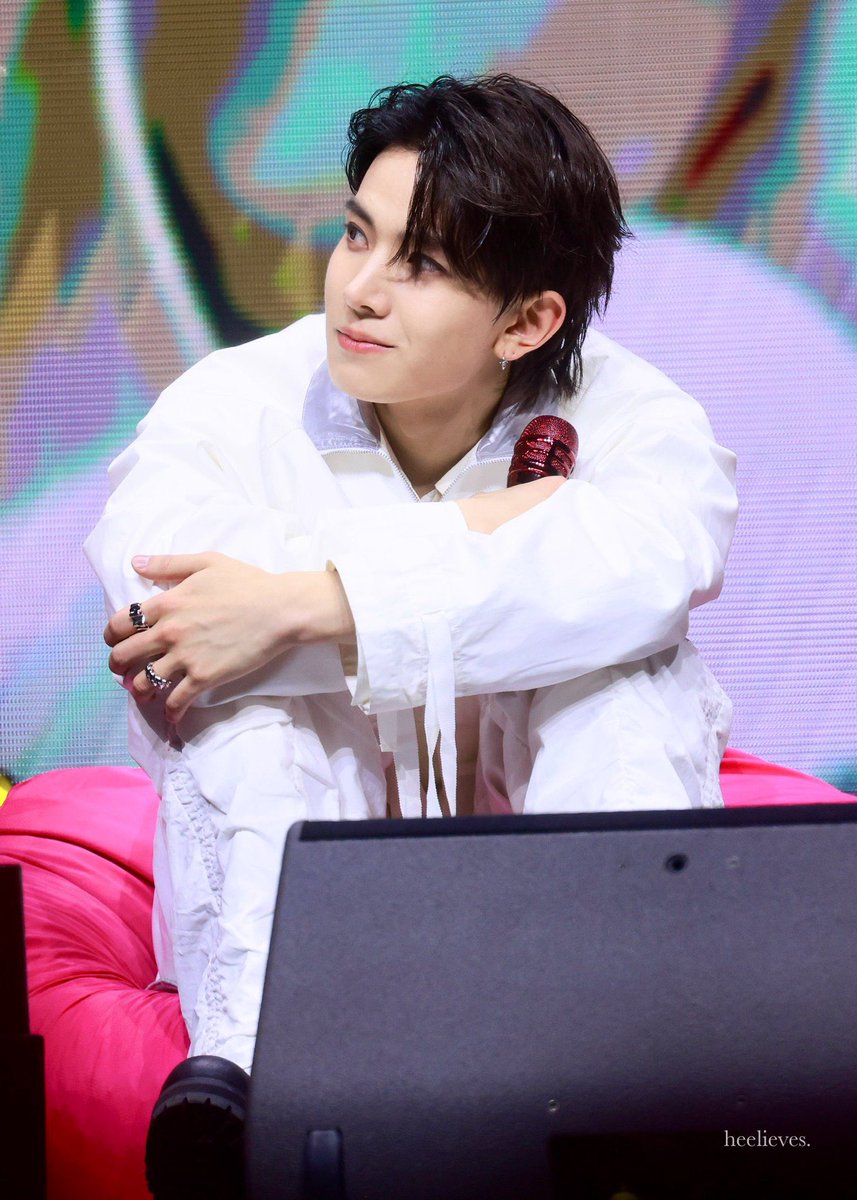 heemissyou's tweet photo. We love you our STARBOY #HEESEUNG https://t.co/49LybK49YS