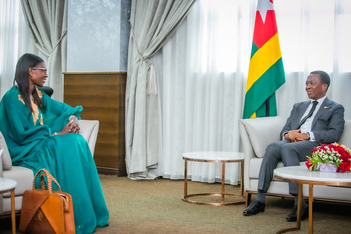 assnatTogo's tweet photo. Au siège de @ParlementTogo, ce vendredi 6 décembre 2024, le Président de l’Assemblée nationale, @kodjo_adedze, s’est entretenu avec Madame @CoumbaDSow, Coordonnatrice Résidente du Système des Nations Unies au Togo  @UN_Togo.

Les échanges ont porté sur le renforcement de la coopération entre les deux institutions et l’appui des agences du système des Nations Unies à la modernisation de l’institution parlementaire.

https://t.co/5DxZxOBGNH