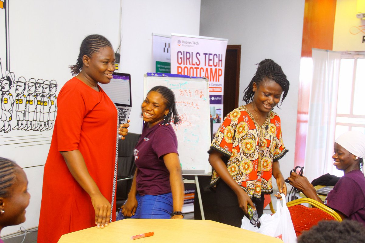 rubiestechngo's tweet image. Every success story has unseen heroes.
@oladeji_gloria  is one of them! She spent countless Saturdays ensuring GTB 2024 ran smoothly. Her dedication and hard work made all the difference.
Here’s to celebrating the ones who work behind the scenes! 🫶

#GirlsTechBootcamp