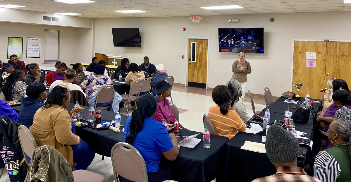 AFPFMS's tweet image. Families know best the unique needs of their children and which learning environments work best.  We encourage parents to learn more about their options.