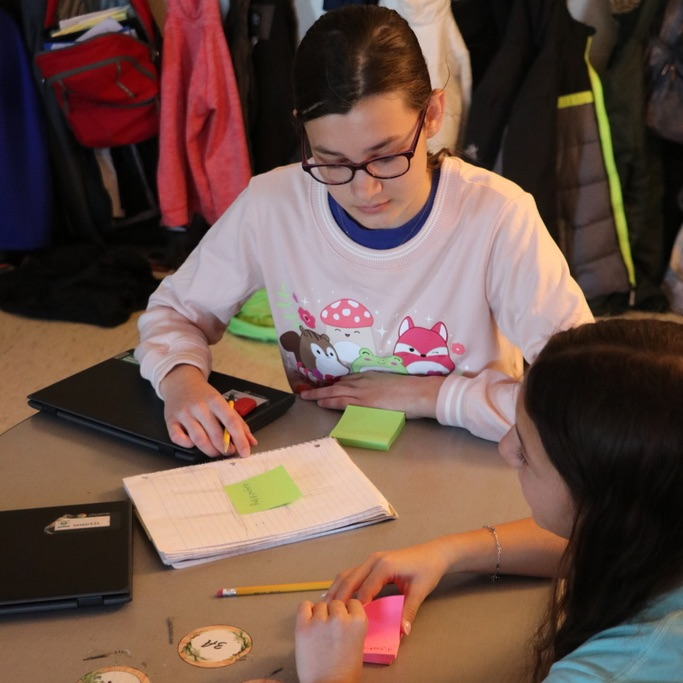 SmithvilleSD's tweet photo. ๐ฌ๐งชToday, Warriors in Ms. Latz's 6th-grade science class played vocabulary tic-tac-toe! Students used newly learned vocabulary words, such as molecule, amino acids, and respiratory, to play a competitive round of tic-tac-toe! #ssdpride https://t.co/kosPG6BVTw