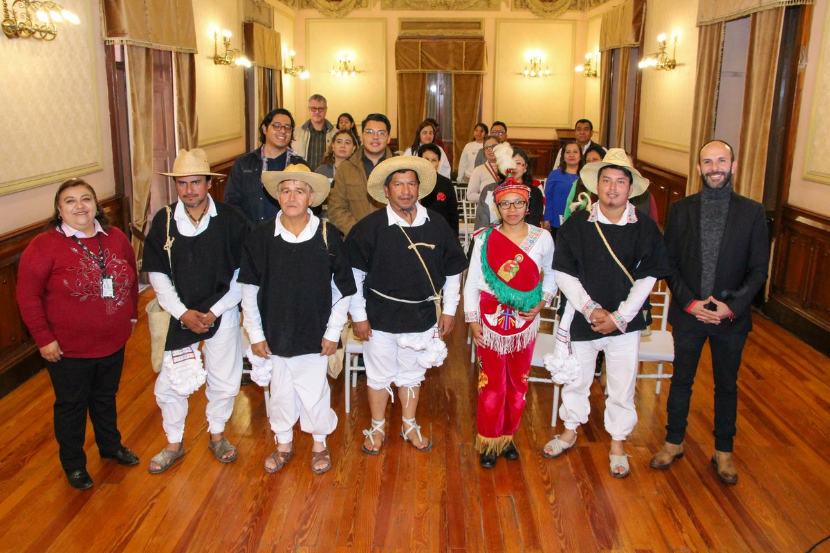 📖 Presenta <a href="/CulturaGobPue/">Secretaría de Arte y Cultura Puebla</a> libro sobre 50 años de la Hemeroteca Pública

☑️ Checa esto: shre.ink/gkdz

<a href="/SergioSalomonC/">Sergio Salomón</a> <a href="/Gob_Puebla/">Gobierno de Puebla</a> <a href="/enriqueglockner/">Enrique Glockner</a> 

📌 #PoderNoticiaPue #DondeTuVozSeEscucha