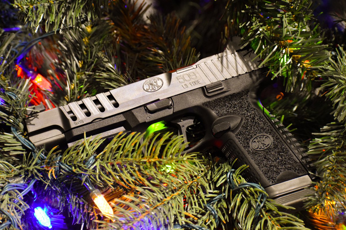 Shoot your shot this Holiday Season....

Enter to win this FN 509 LS Edge

Must be 21+ 

Ends December 31st, 2024.. 

Goodluck and Merry Giveaway ❄️

cityarsenal.com/december-2024-…