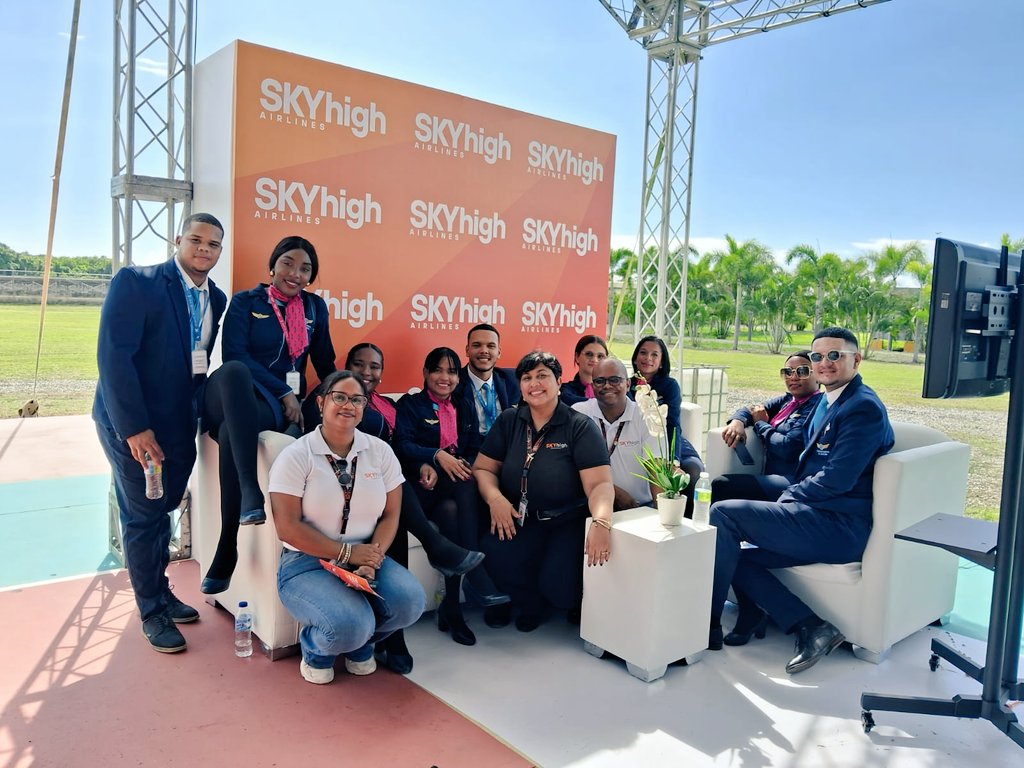 SkyHigh Arlines tweet media