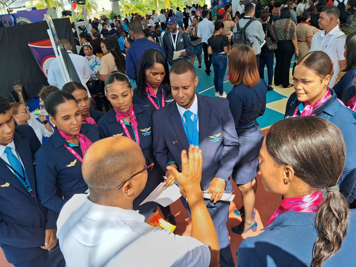 ¡Abrimos las puertas a la próxima generación de talentos del sector aéreo en la 3ra Feria de Empleo del Sector Aeronáutico! 🚀✈️ Un espacio donde los sueños de volar alto comienzan a hacerse realidad.

#SKYhighAirlines #FeriaDeEmpleo #Aeronáutica #OportunidadesLaborales