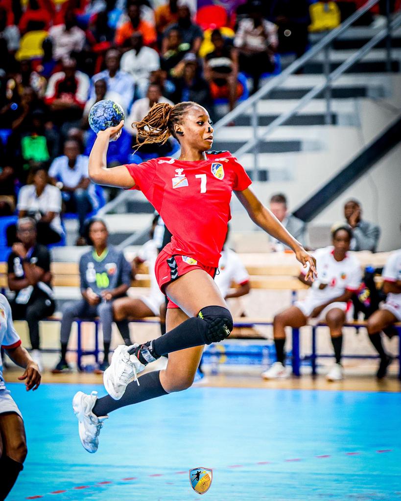 fehandrdc's tweet photo. 📸 Retour en images : Les Léopards dames terminent en beauté ! 🇨🇩

Avec une victoire face aux Lionnes du Sénégal, nos Léopards dames concluent leur parcours à la 5ᵉ place de la CAN Féminine Handball 2024. https://t.co/HcrzvwR8OA