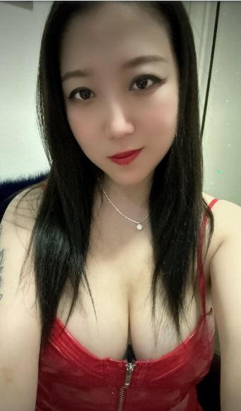 mistressjane5's tweet photo. RT &amp; Comment Red or Black Top Suit Mistress Jane https://t.co/6cCUpexpQ9