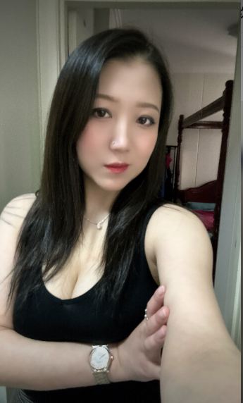mistressjane5's tweet photo. RT &amp; Comment Red or Black Top Suit Mistress Jane https://t.co/6cCUpexpQ9