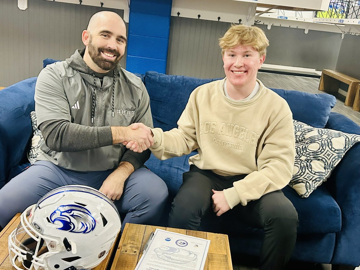 wade_combee's tweet photo. Excited for spring semester with the Hawks &amp; @coachmorrison58 at Shorter University! Thanks for your time today, Coach. Pumped to be on the team w/ @marshall_combee. Fly Hawks!! College bound!! 
🏈📚📖🏈
@georgiaforcefb @Coach_MikeWood @NEGARecruits @NwGaFootball @GatlinburgBowl https://t.co/lzqEg60B07