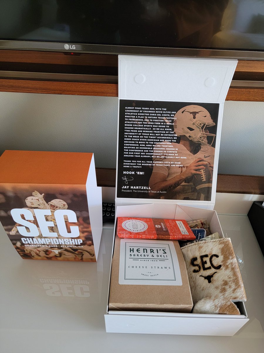 TexEx93's tweet photo. Welcome to GA!  Hook 'em! https://t.co/iwZxaYqlYx