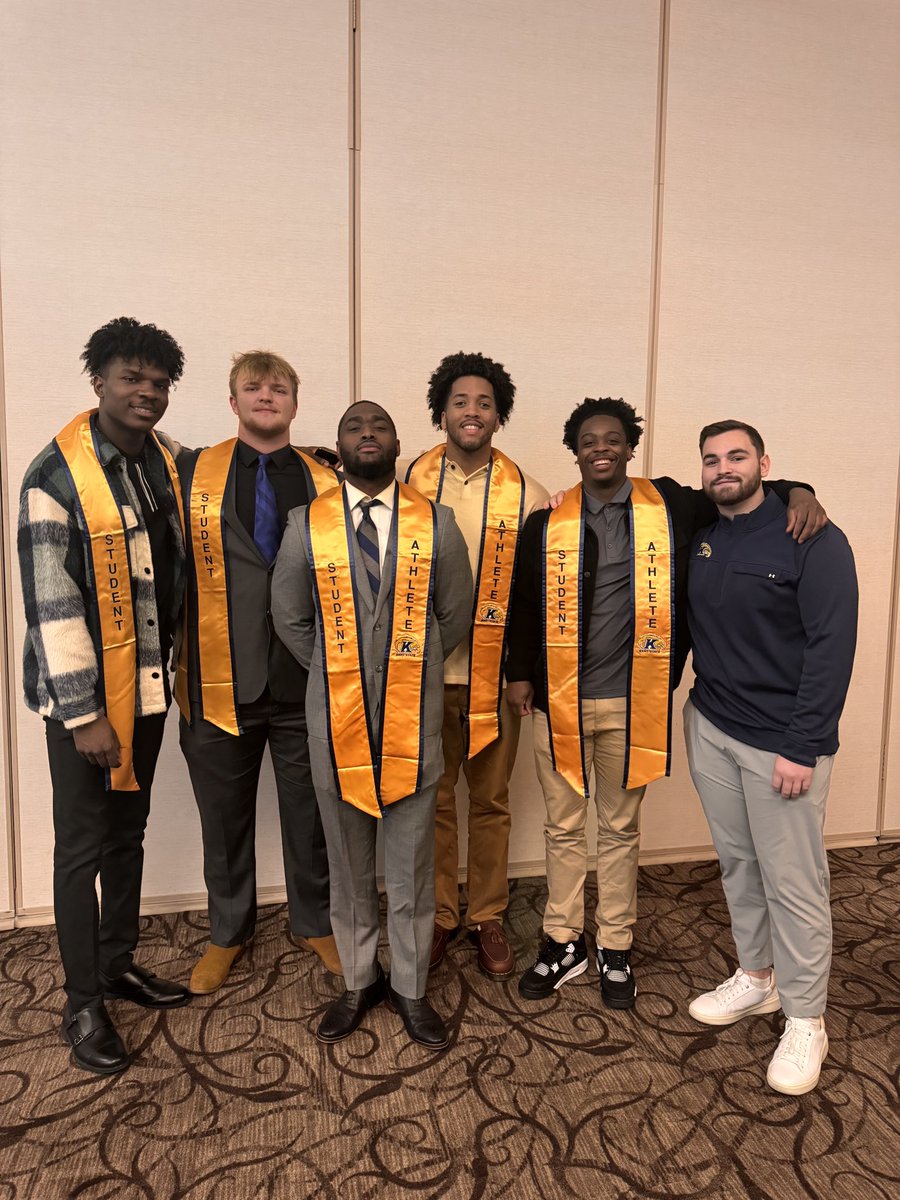 Proud of our 2024 fall graduates for their hard work and commitment on and off the field. A big shoutout to Chelsea and the rest of the Academics’ Staff for their dedication to serving our Student-Athletes. 

#KentGRIT⚡️| #ALLIN