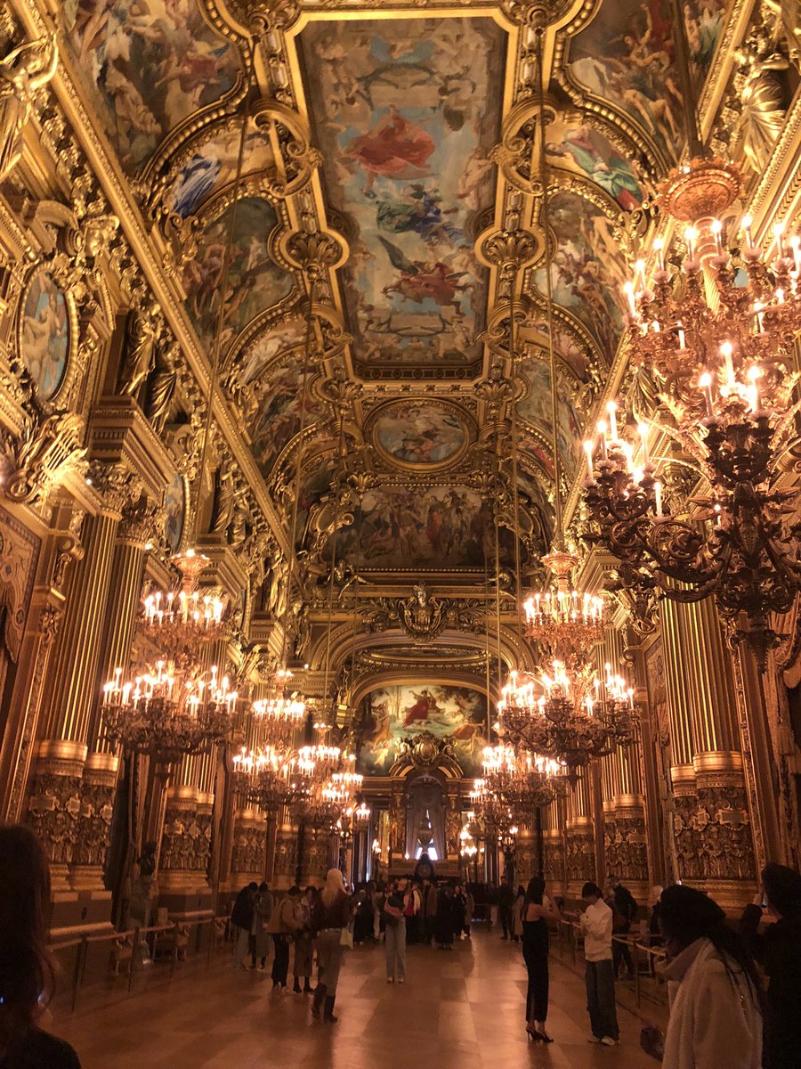 France is a rly cool place (currently going around the world)