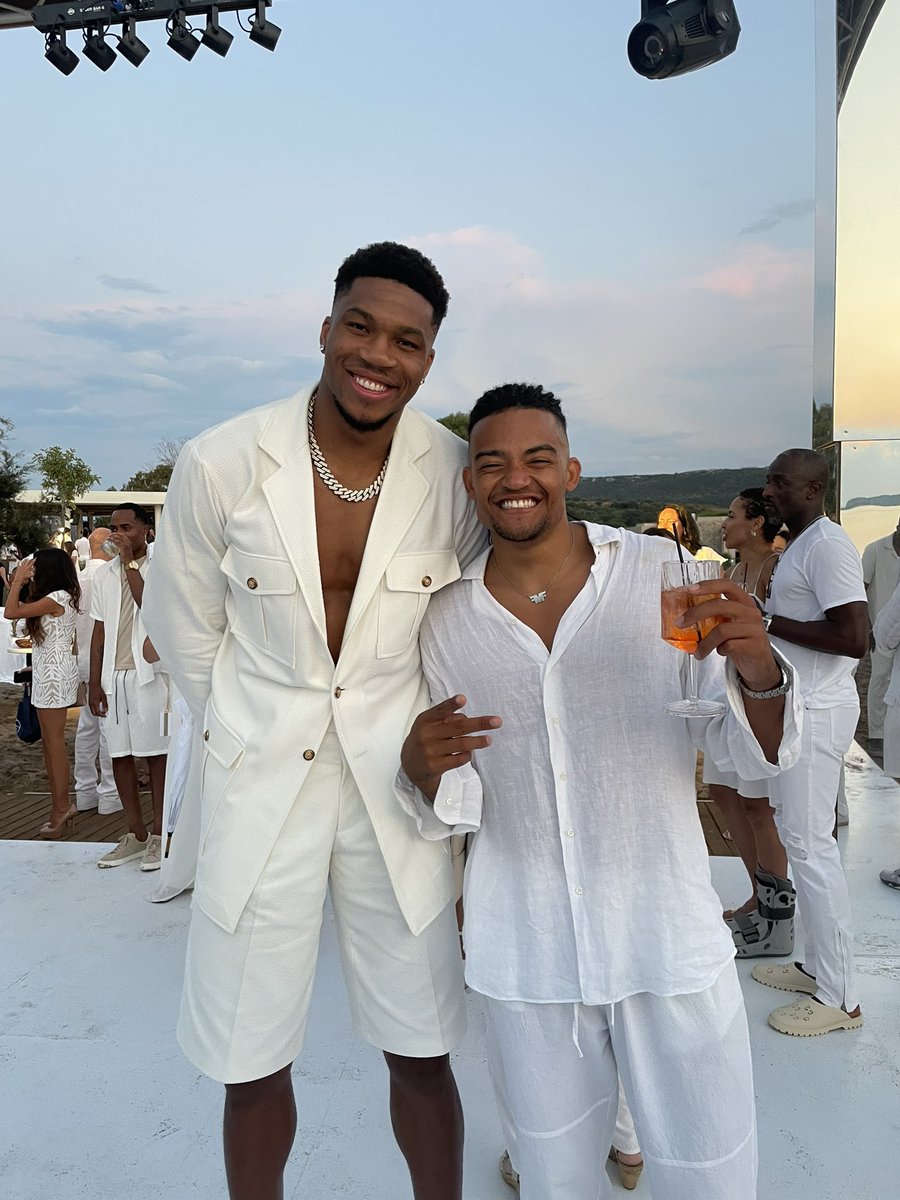 Το αποτύπωμα που αφήνε ο Γιάννης στον ελληνικό αθλητισμό με βρήκε στα 13 μου τότε που άρχιζα και εγώ δειλά δειλά να ονειρεύομαι μια μέρα να αφήσω το δικό μου αποτύπωμα για τον επόμενο Γιάννη ή Μανολο! Χρόνια σου πολλά Γιάννη και σε ευχαριστώ για τον δρόμο που μας χάραξες!