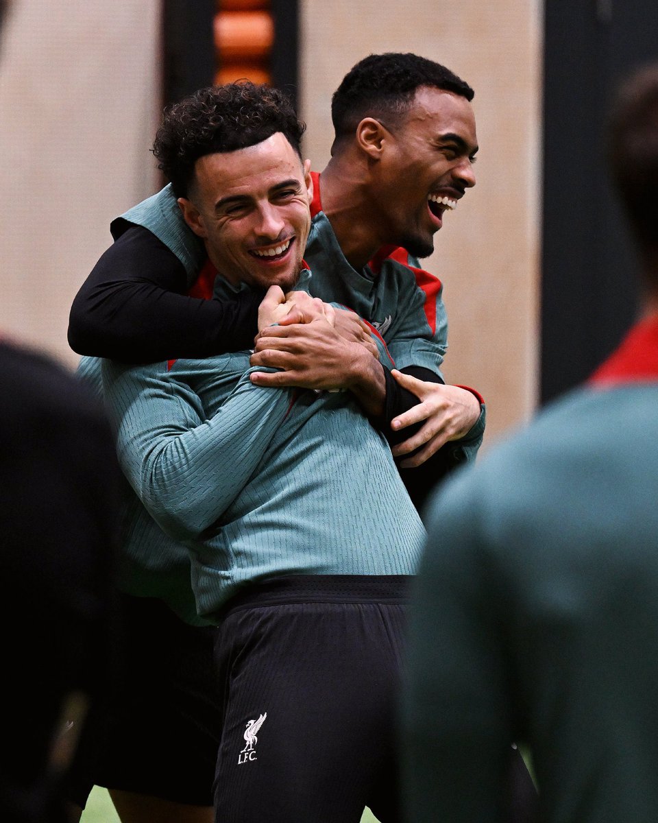 ftblben11's tweet photo. Ryan and Curtis!🔴🫂 #LFC https://t.co/WuTm2kv4Ga