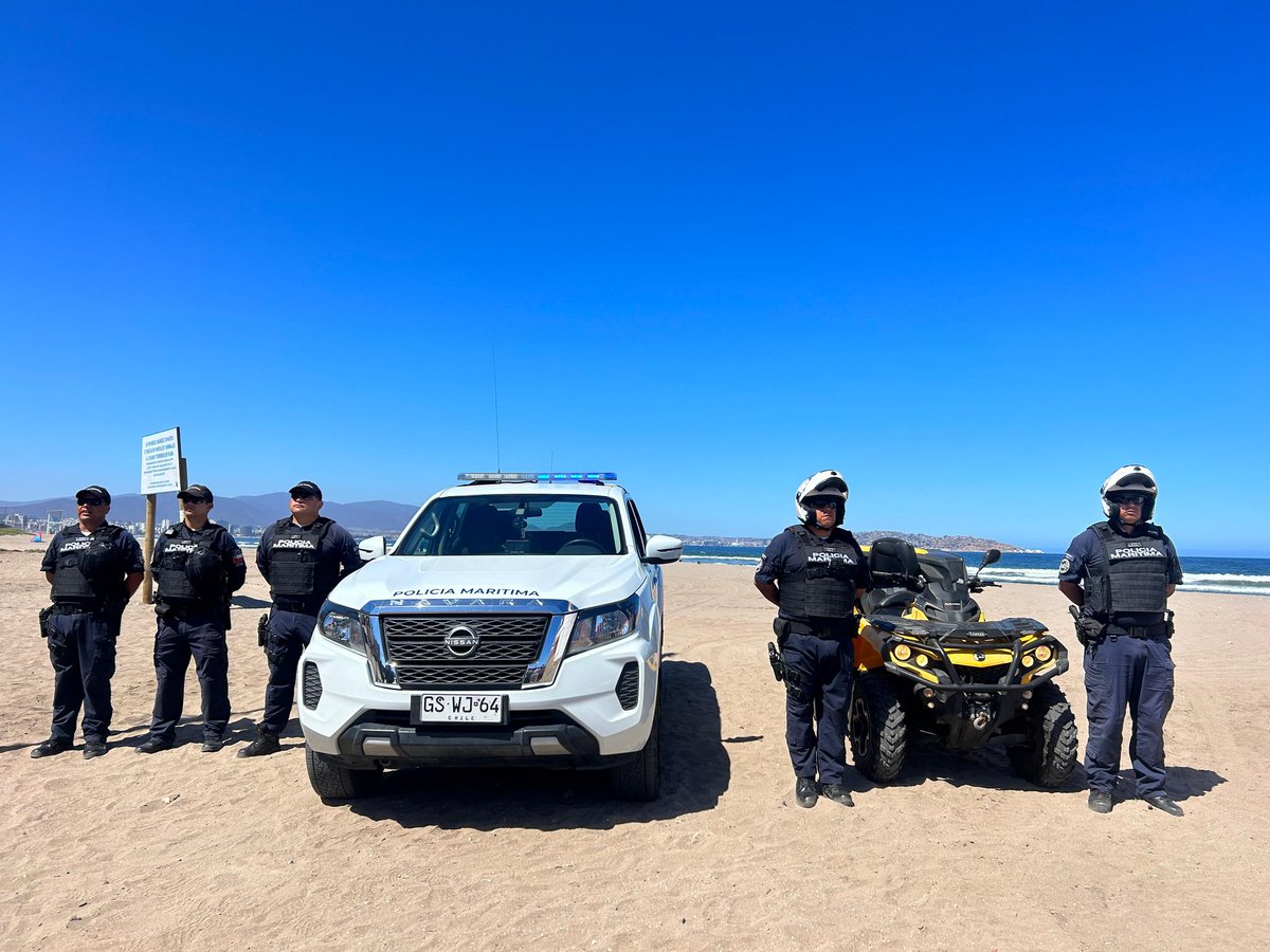 Capuertocoq's tweet photo. #POLICÍAMARÍTIMA,  con motivo de la ceremonia de Asunción de la nueva Alcaldesa de #LaSerena,  Concejo Municipal y concurrencia de altas autoridades regionales  y nacionales, se encuentra desplegada brindando seguridad en el borde costero. @munilaserena @eldia_cl @MiRadiols https://t.co/H31ffMRd4j