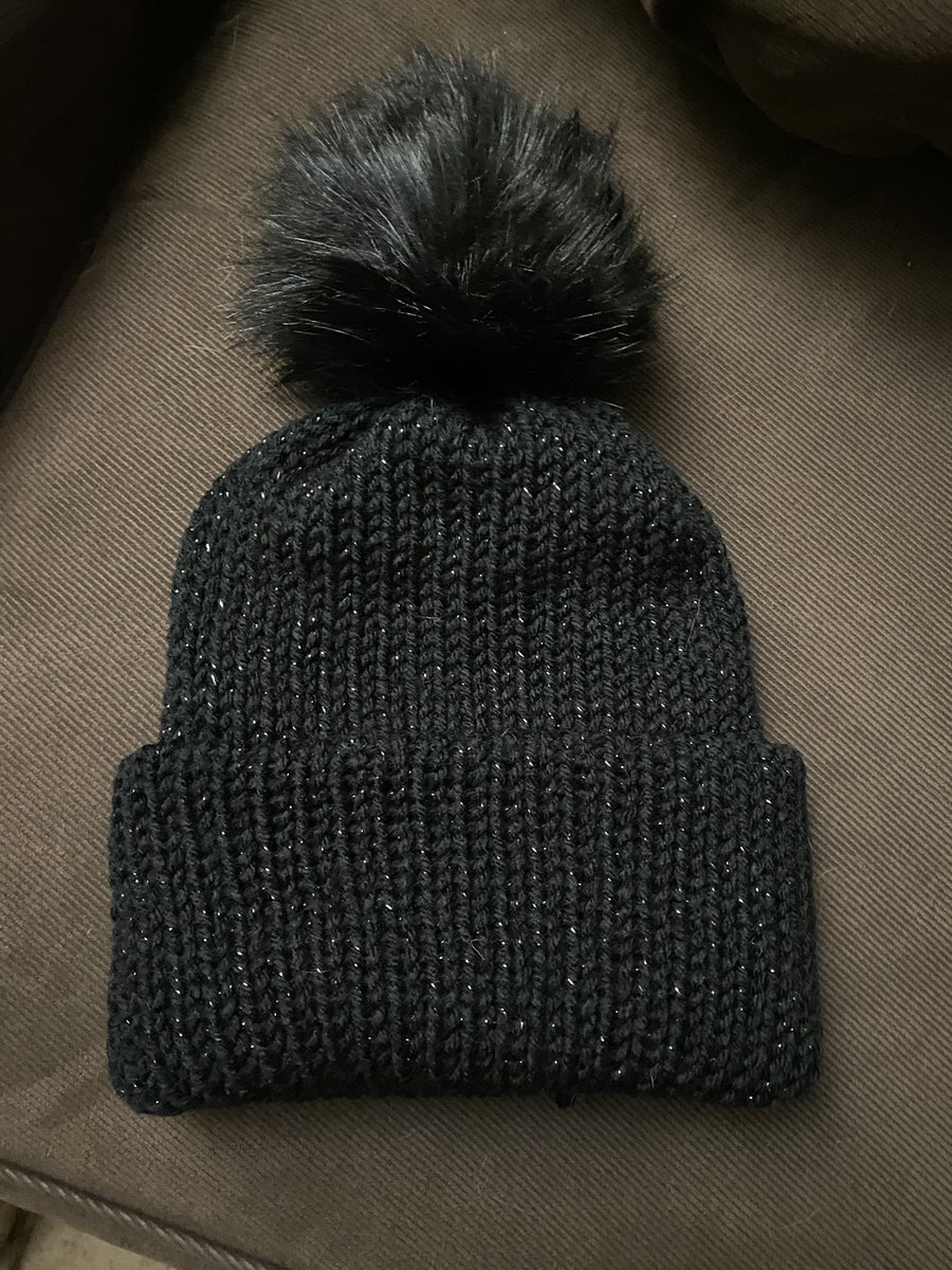 CrimeandtellMae's tweet image. ITS SO CUTE!! #hat #knittingmachine #DIY #crochet