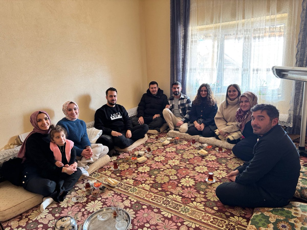 #BirÇayınızıİçeriz ve #OkulumBeniBekler projeleri kapsamında veli ziyaretlerimizi gerçekleştirdik. Misafirperverliklerinden dolayı velilerimize teşekkür ediyoruz. 
⁦<a href="/agrimem/">AĞRI MEM</a>⁩ ⁦<a href="/HamurMEM1/">Hamur İlçe Millî Eğitim Müdürlüğü</a>⁩ ⁦<a href="/MNesipMahir/">Mehmet Nesip MAHİR</a>⁩ ⁦<a href="/HamurKaymakmlik/">T.C. Hamur Kaymakamlığı</a>⁩ ⁦<a href="/mehmetozmus_/">Mehmet ÖZMÜŞ</a>⁩