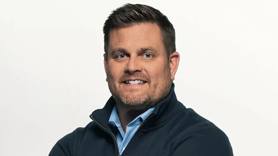 He look like if that fat mouse Gus-Gus from Cinderella was a person