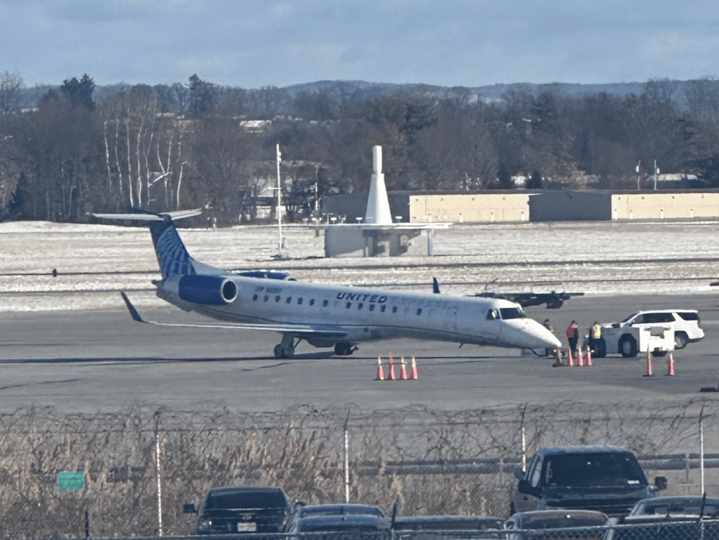 WTEN's tweet photo. ✈️⚠️ Nose gear of United plane collapses before Albany flight, read on: https://t.co/grseWHdJoW https://t.co/451UVmIlAY