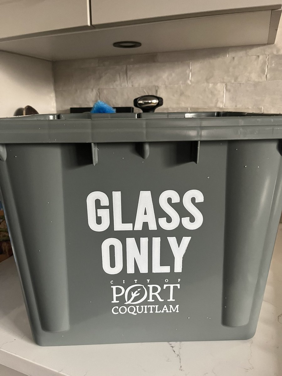 Papprica (@papprica) on Twitter photo YESSSSSSSSS!!!!
No more driving my glass to the creepy glass bins!!!!!
The little things that mean a lot.
Thank you <a href="/CityofPoCo/">City of Port Coquitlam</a> YESSSSSSSSS!!!!
No more driving my glass to the creepy glass bins!!!!!
The little things that mean a lot.
Thank you <a href="/CityofPoCo/">City of Port Coquitlam</a>