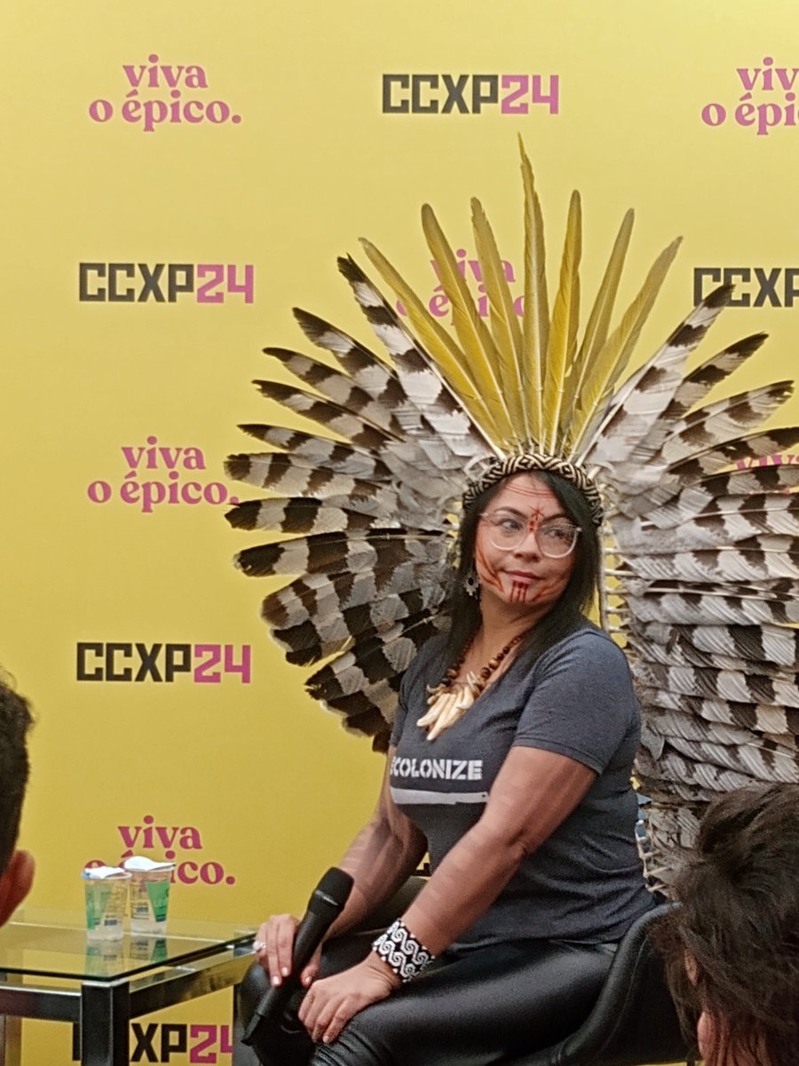 estacaonerd's tweet photo. Alice Braga e Daiara Tukano participaram de uma coletiva sobre a audiossérie #Yawara, que fala sobre o Relatório Figueiredo e a perseguições aos indígenas durante a ditadura militar do Brasil.

#CCXP24 https://t.co/FPTGTOCKgP