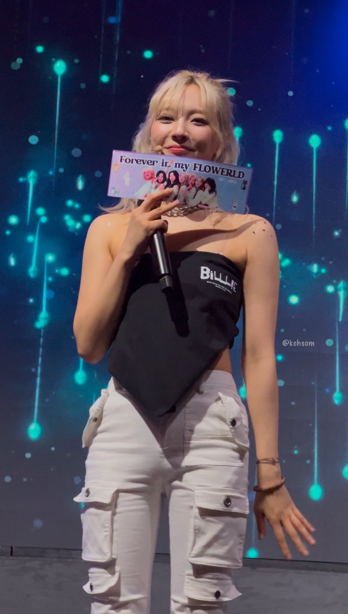 BilllieMexico's tweet photo. Sua con nuestros banners 💜💙

fotos de @kchsom

#BilllieEnMexico #BilllieInMexico #BILLLIEinGRANDAMERICA @Billlieofficial https://t.co/uzDdSGuSqV
