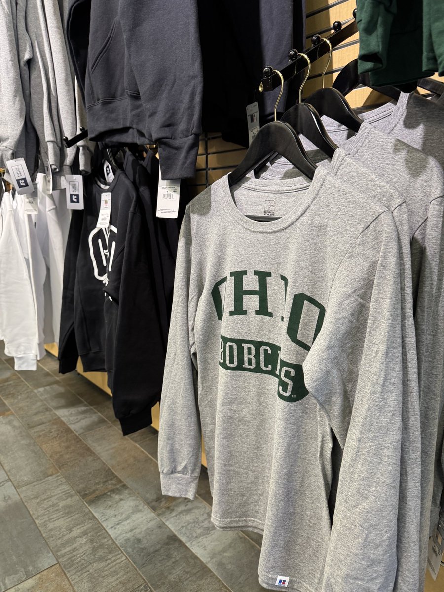Heading home for winter break? Stop by any of our Campus Markets for last-minute gifts, snacks, and treats! 🎄 

We’ve got everything from quick bites to Bobcat-themed gift bags that’ll make any OHIO fans happy 
📍 Visit your nearest Campus Market today.