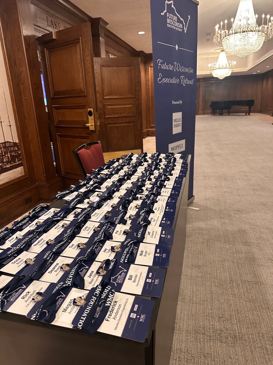 wmc_foundation's tweet photo. We're at our inaugural Future Wisconsin Executive Retreat this week, discussing site selection, health care costs, manufacturing, leadership, economic trends and more with national &amp; state business leaders. 

Thank you to our speakers, attendees, and @Wipfli_LLP  and @WellsFargo! https://t.co/l6bKT8QkYH