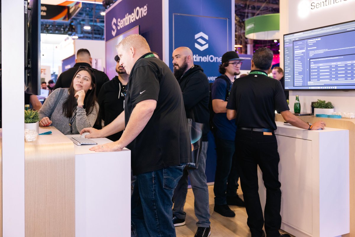 SentinelOne's tweet image. 🧱🌤️ #AWSreInvent, LEGO.