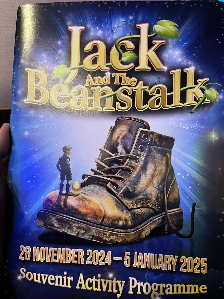 About to watch #basildon <a href="/TowngateTheatre/">Towngate Theatre</a> pantomime Jack and the Beanstalk. 

Some say… “oh no I’m not! Oh yes I am!”