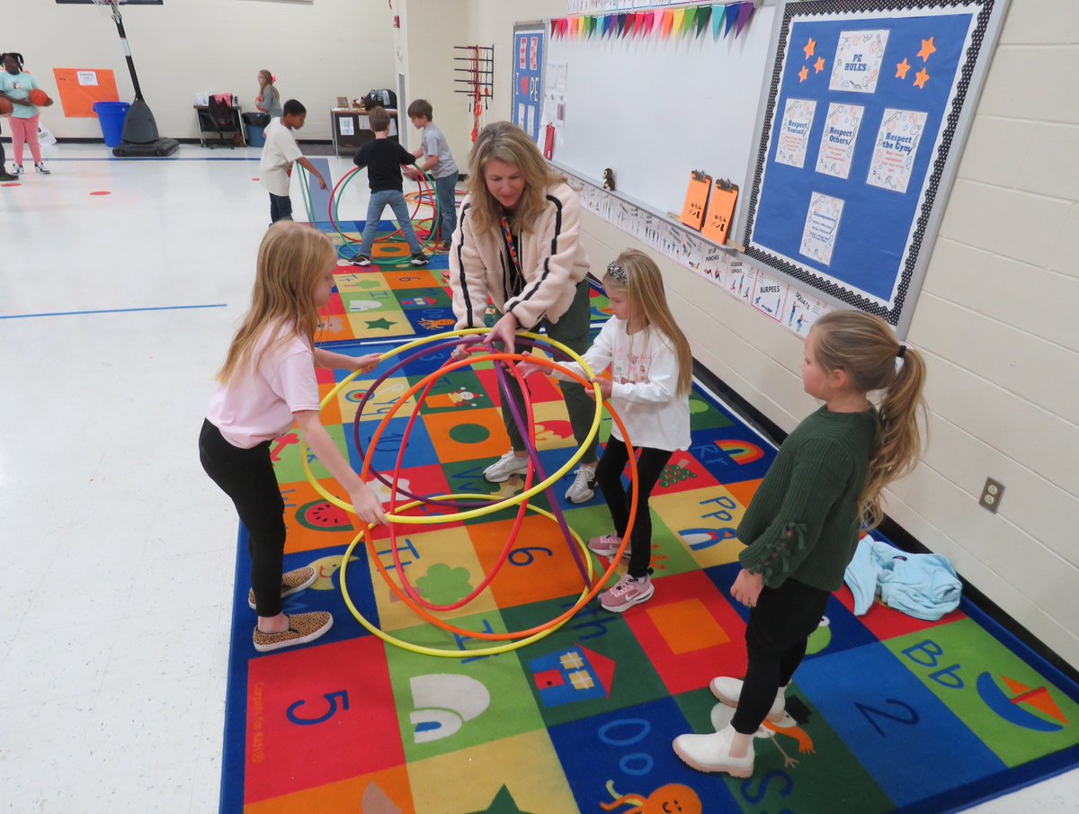 PE really is "snow much fun!" ⛄️
Saltillo Primary School / Ms. Courtney Roberts
#HolidayHulaHoops

#EducateServeInspire