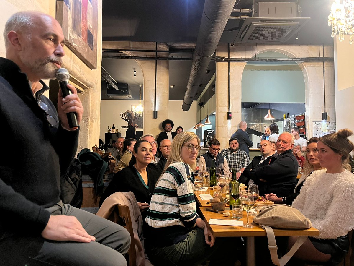StGrondin33's tweet photo. @GillesBoyer Délégué général @HorizonsLeParti, à la rencontre des adhérents et sympathisants @horizonsgironde. Moment convivial et d'échanges sur l'actualité : ancrage locale, nomination des 34 secrétaires nationaux, censure du gouvernement, responsabilité politique... https://t.co/eivDOpVzrs