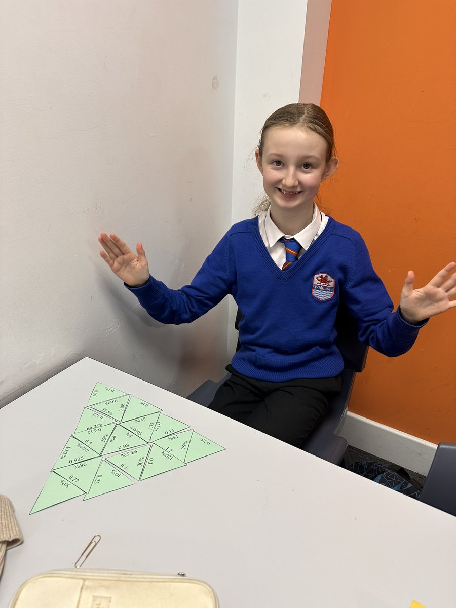 Fab team work from 7AE completing a TARSIA puzzle this morning @WHSdog <a href="/WhitmoreHigh/">Whitmore High School</a> <a href="/MissThorngate/">Miss Thorngate</a>