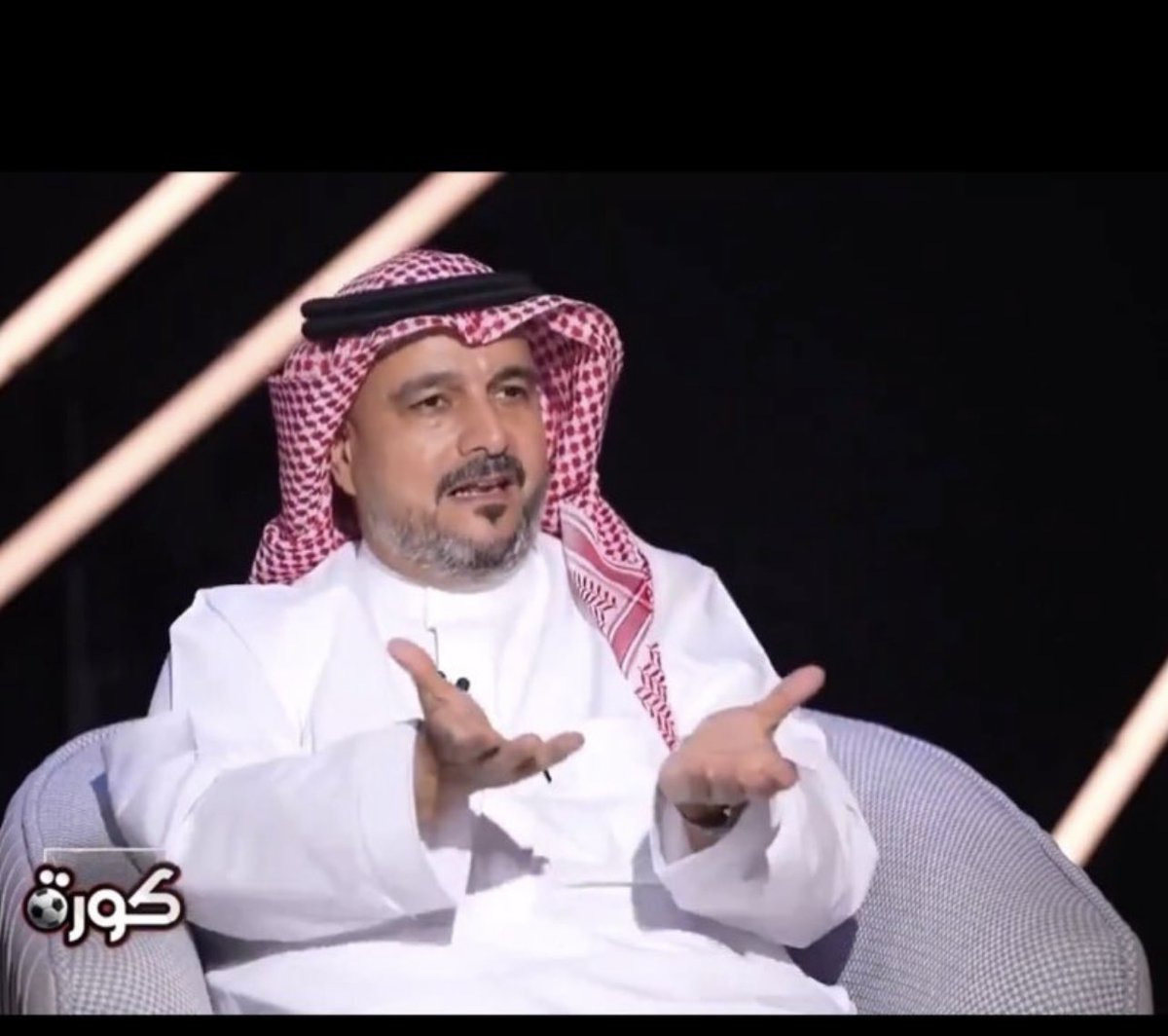 betr44's tweet photo. @AlNassrFC فريق منتهي متهالك انت السبب ي رائد اسماعيل انت اللي دمرت النادي وخسرنا كل بطولات الموسم بقراراتك انت اللي جبت بيولي انت اللي بقيت على قويدو وعاندت الجمهور انت اللي بقيت ماني انت سبب بقاء المحليين الزبايل فالنادي انت اللي طردت المهيدب انت سبب في كل شي حسبي يالله ونعم الوكيل فيك👣 https://t.co/VtzNTJmRPO