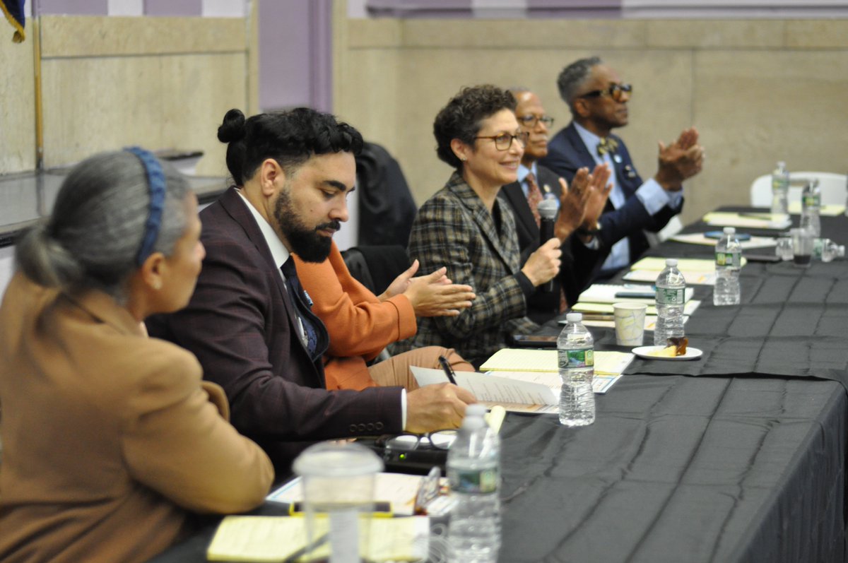 read_naveed's tweet photo. Congratulations to District 6 & #CEC6 for hosting an engaging Legislative Breakfast for their community's schools; hosting students, teachers, parents & principals, all of whom got a chance to listen to our elected leaders & ask very relevant questions & express local needs. 💵🏫 https://t.co/rROkOQLrLk