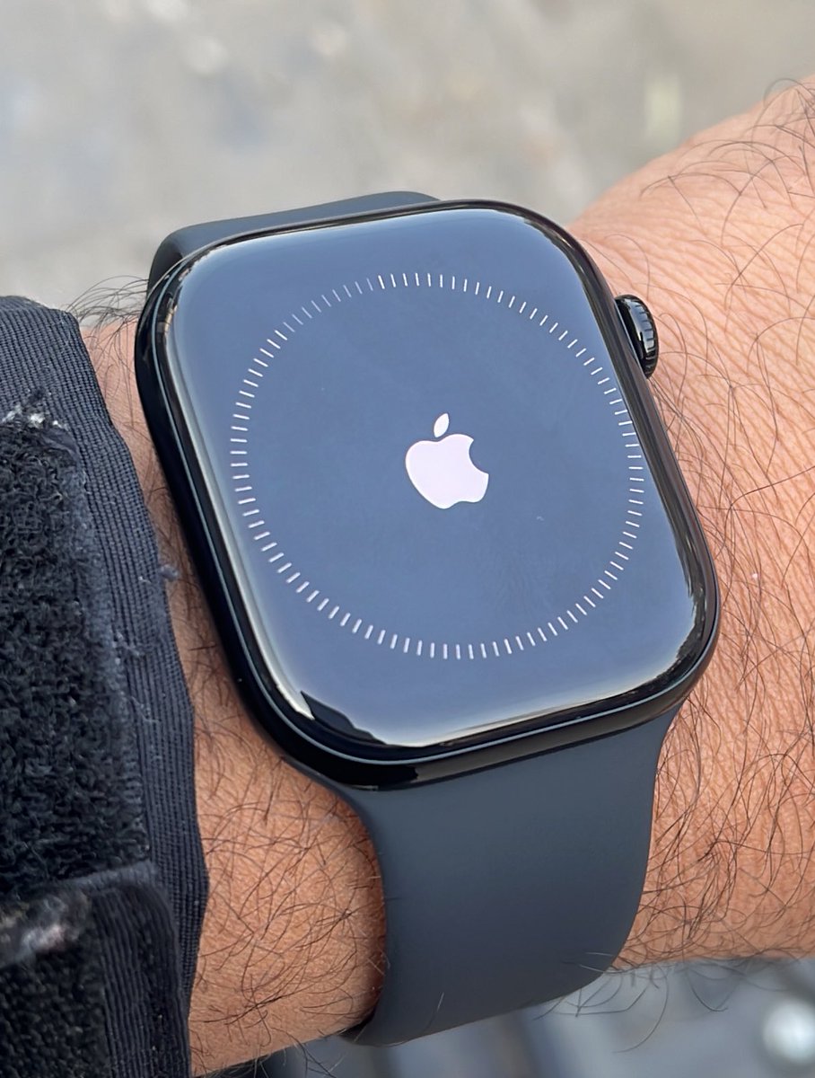 TheAshishBharti's tweet photo. “Here” app by HDFC ERGO is crashed
App is used for zopper “India Gets Moving” offer of Apple Watch
#apple #applewatch #ultra2 #watchos #Pushpa2TheRule https://t.co/iXuwbqPGQR