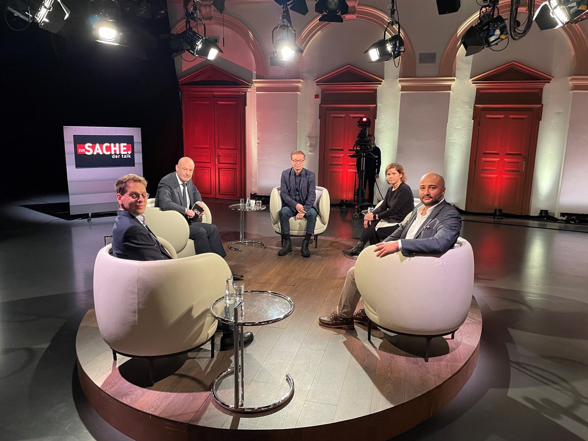 ORF III (@orfdrei) on Twitter photo Gleicht geht´s los: Das Erbe der Pandemie - Fake News, Zweifel & Co. <a href="/WolfgangGeier/">Wolfgang Geier</a> diskutiert in #zurSACHE mit <a href="/rudi_anschober/">Rudi Anschober</a> <a href="/brodnig/">Ingrid Brodnig</a> <a href="/derWillacker/">Robert Willacker</a> und dem Soziologen Alexander Bogner (<a href="/oeaw/">Austrian Academy of Sciences</a>) Gleicht geht´s los: Das Erbe der Pandemie - Fake News, Zweifel & Co. <a href="/WolfgangGeier/">Wolfgang Geier</a> diskutiert in #zurSACHE mit <a href="/rudi_anschober/">Rudi Anschober</a> <a href="/brodnig/">Ingrid Brodnig</a> <a href="/derWillacker/">Robert Willacker</a> und dem Soziologen Alexander Bogner (<a href="/oeaw/">Austrian Academy of Sciences</a>)