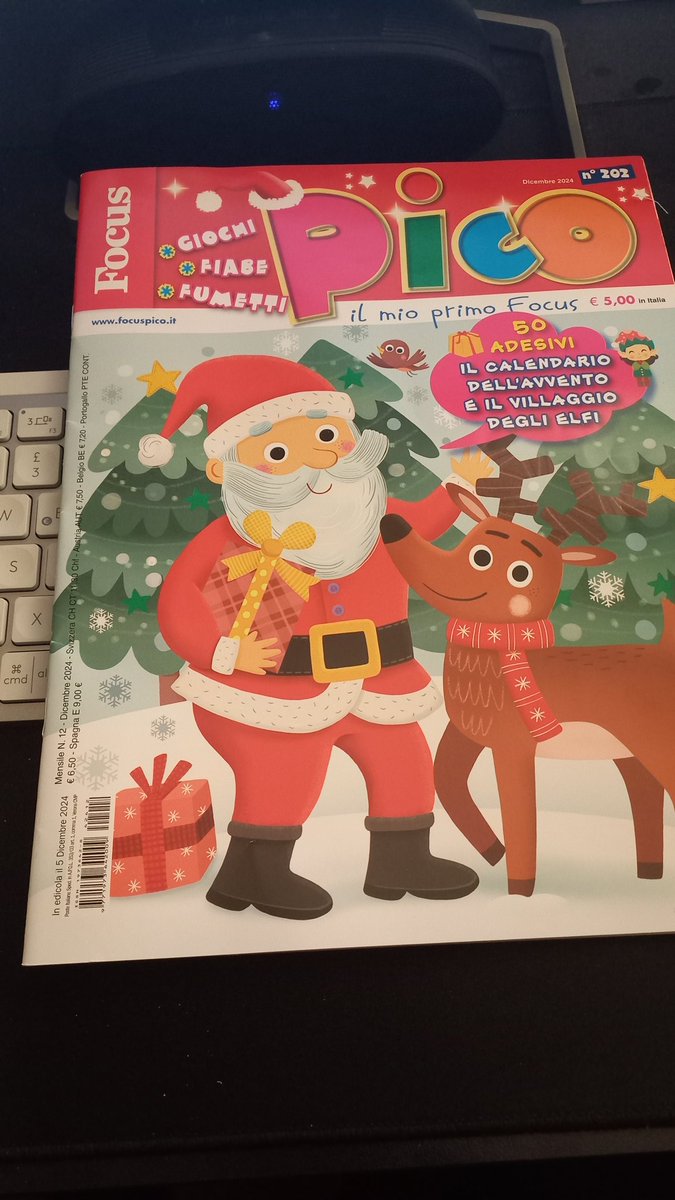 silvianalon's tweet photo. Qui dentro c'è il mio racconto natalizio
#focuspico
#natale https://t.co/r745o0zFc4